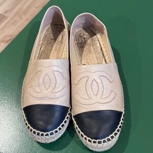Chanel Lambskin Leather Espadrilles Beige Black CC Logo Flats  38 (missin insole
